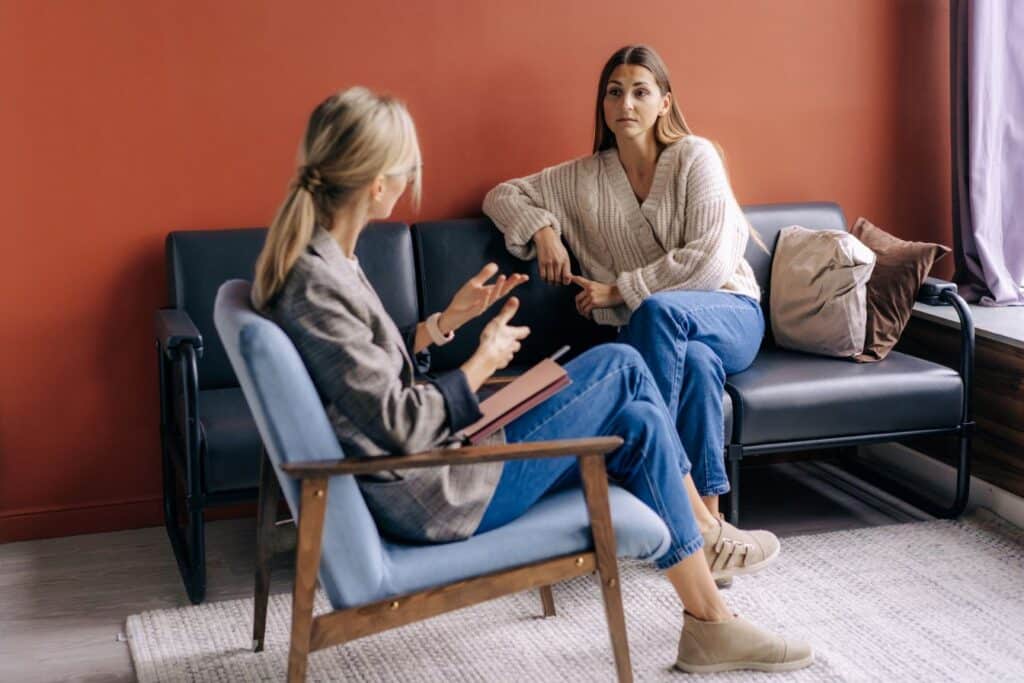 Découvrez le déroulement d'une séance chez le psychologue : première consultation, techniques utilisées et conseils pour bien préparer votre rendez-vous.