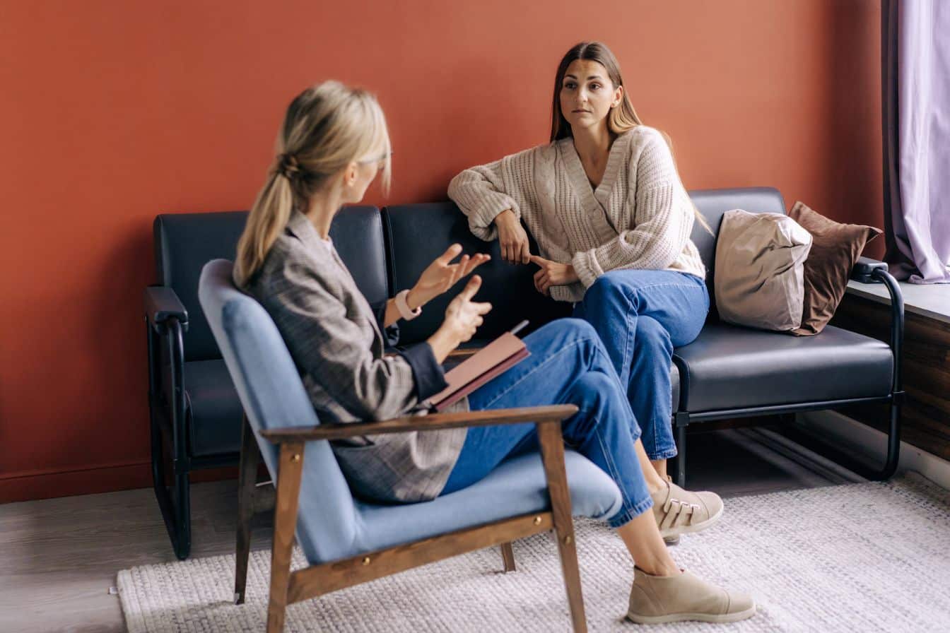 Découvrez le déroulement d'une séance chez le psychologue : première consultation, techniques utilisées et conseils pour bien préparer votre rendez-vous.