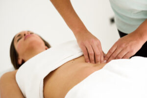 Découvrez le drainage lymphatique à Maison-Alfort avec Marie Kovacs, experte certifiée. Une méthode naturelle pour alléger le corps et relancer l'énergie.