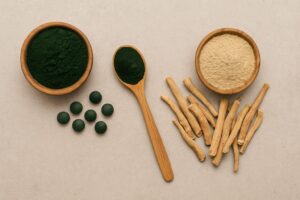 Découvrez comment l’association spiruline et ashwagandha booste énergie, équilibre mental et bien-être naturel. Guide pratique, conseils et précautions.